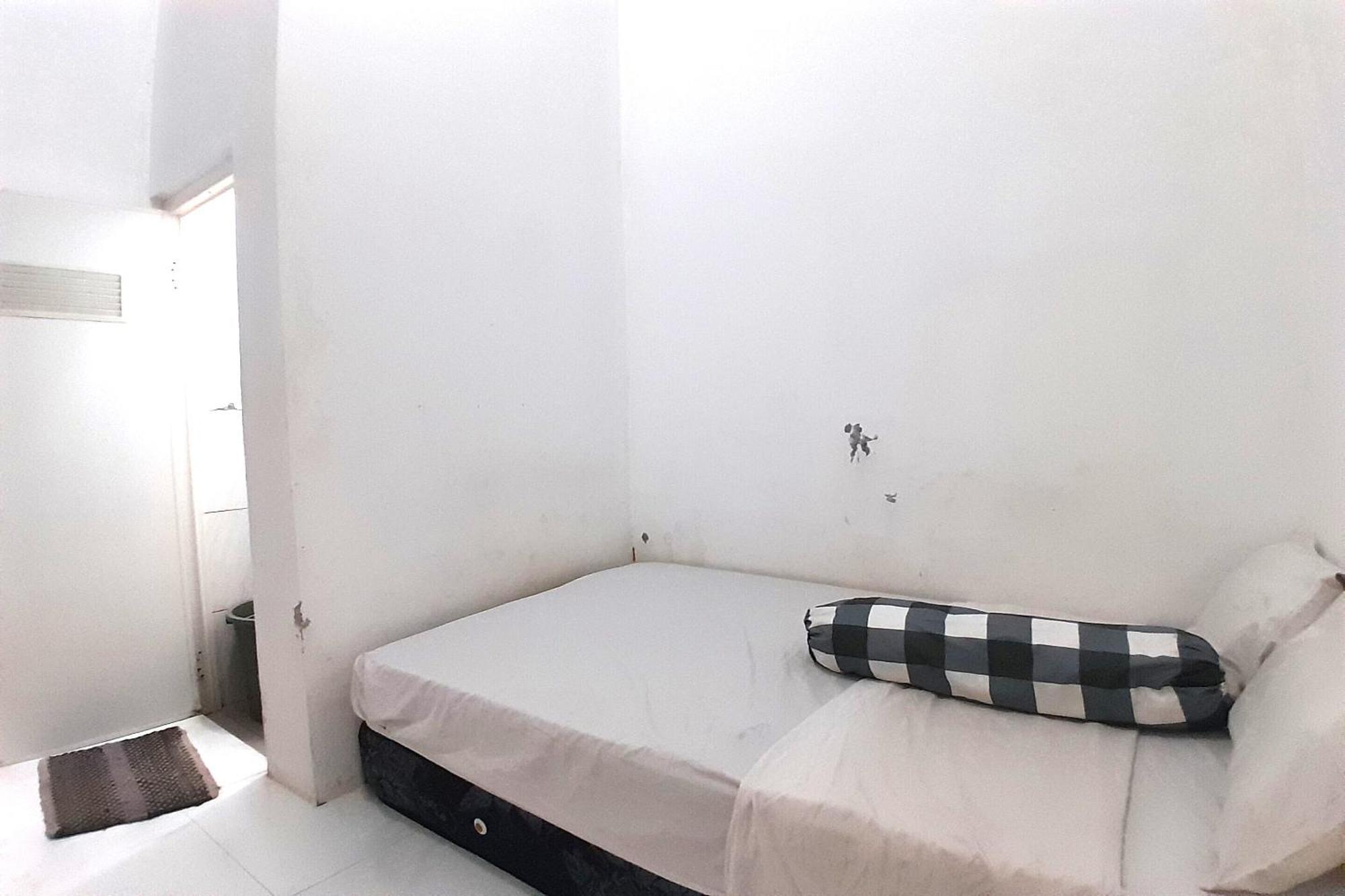 Spot On 93410 Wisma Bintang Jepara Luaran gambar